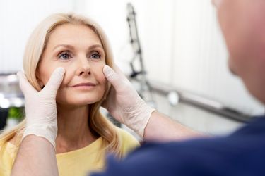 Blépharoplastie médicale par radiofréquence endodermale ATTIVA : raffermir le regard sans chirurgie - Dr Meulebrouck Cabinet esthétique Amiens