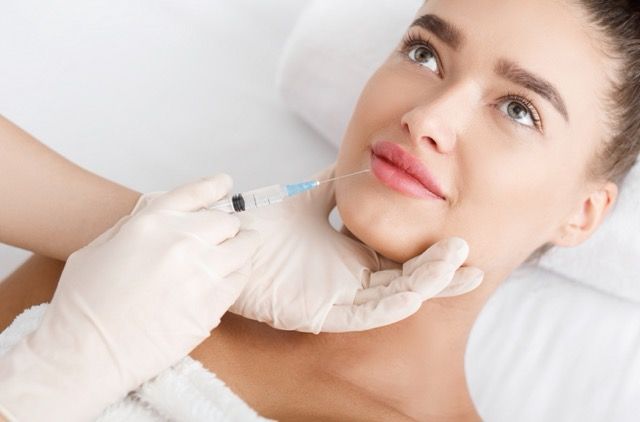 Le déplacement de l’acide hyaluronique est rare mais possible après une injection - Dr Meulebrouck Cabinet esthétique Amiens